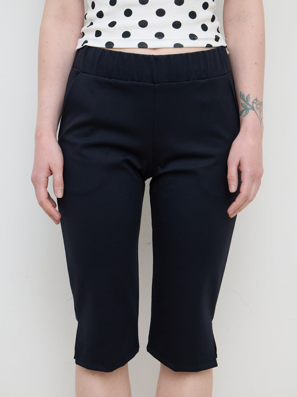 【NEW】Capri Pants