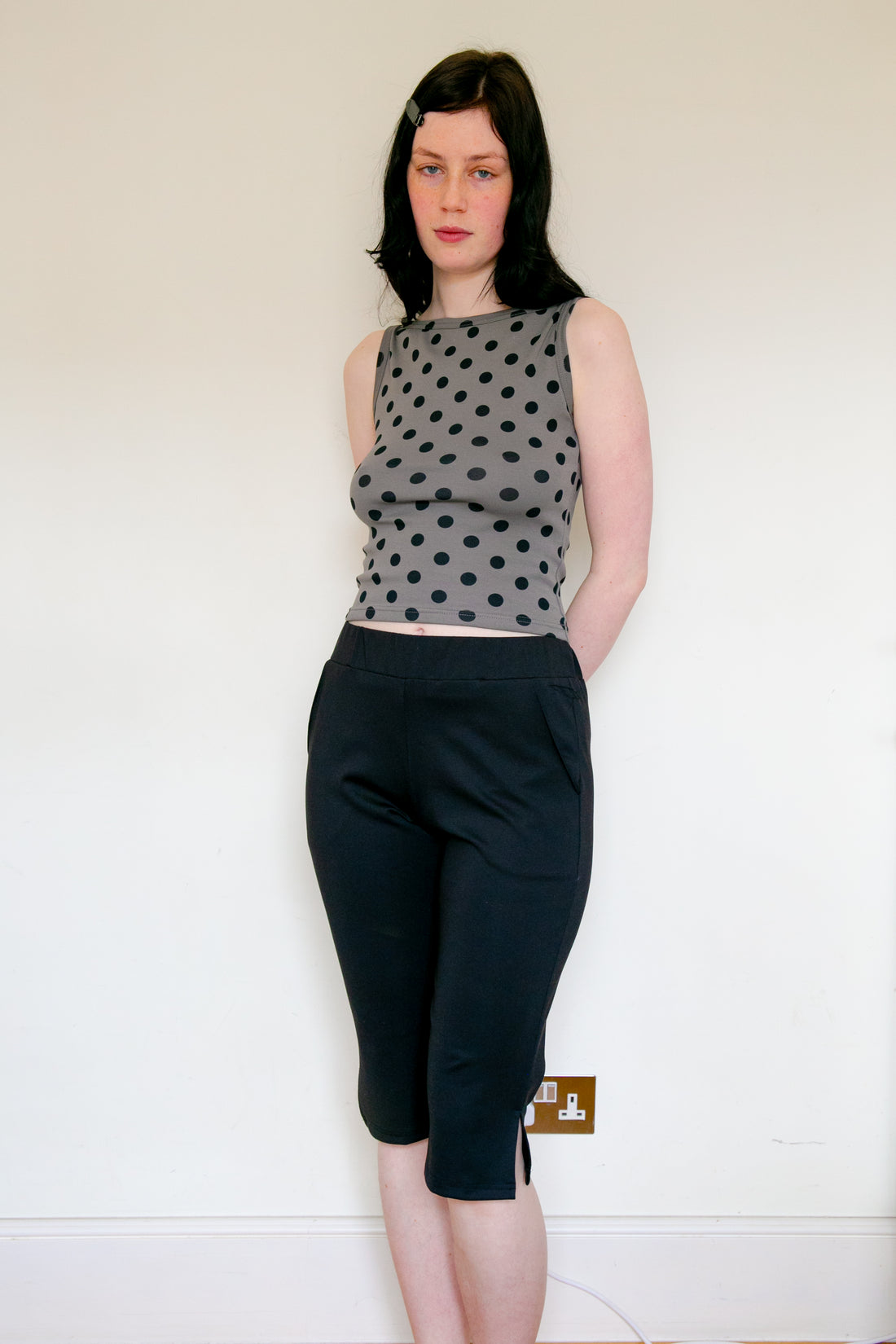 【NEW】Capri Pants