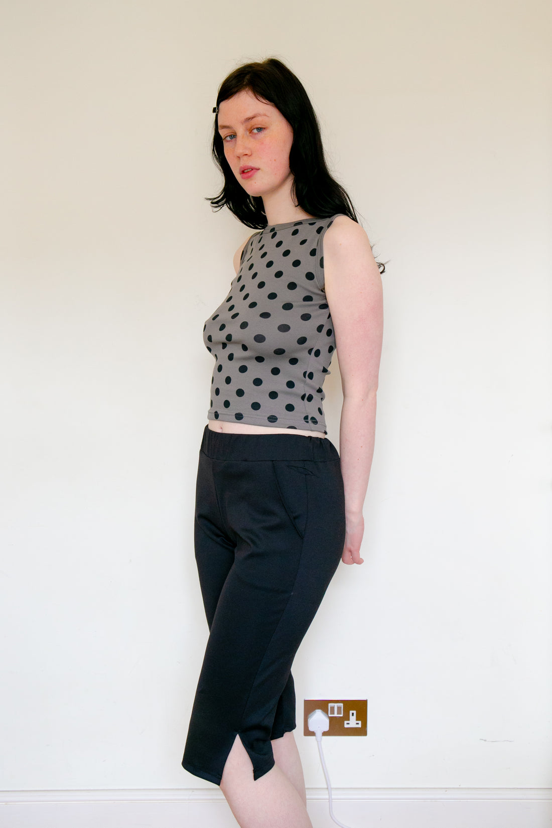 【NEW】Capri Pants